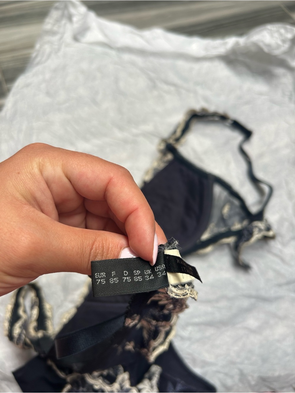 La Perla Black Floral Lace Embroidered Bra & Brief Set - Picture 8 of 8